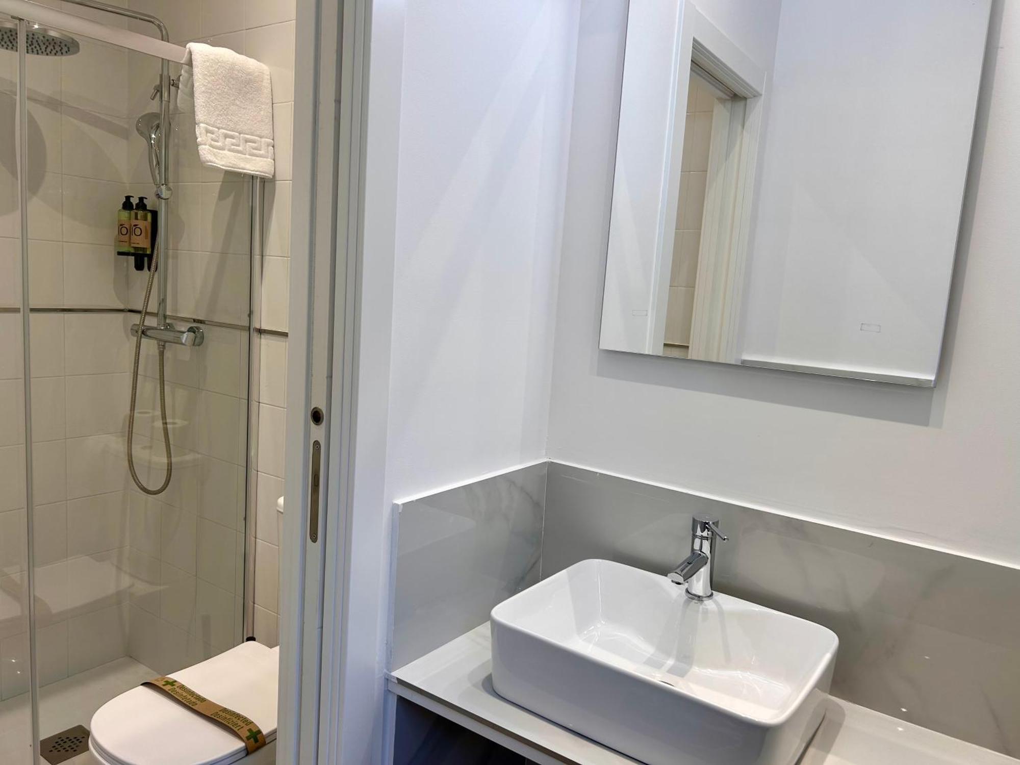 Insidehome Ciudad Del Cine Valladolid Luaran gambar
