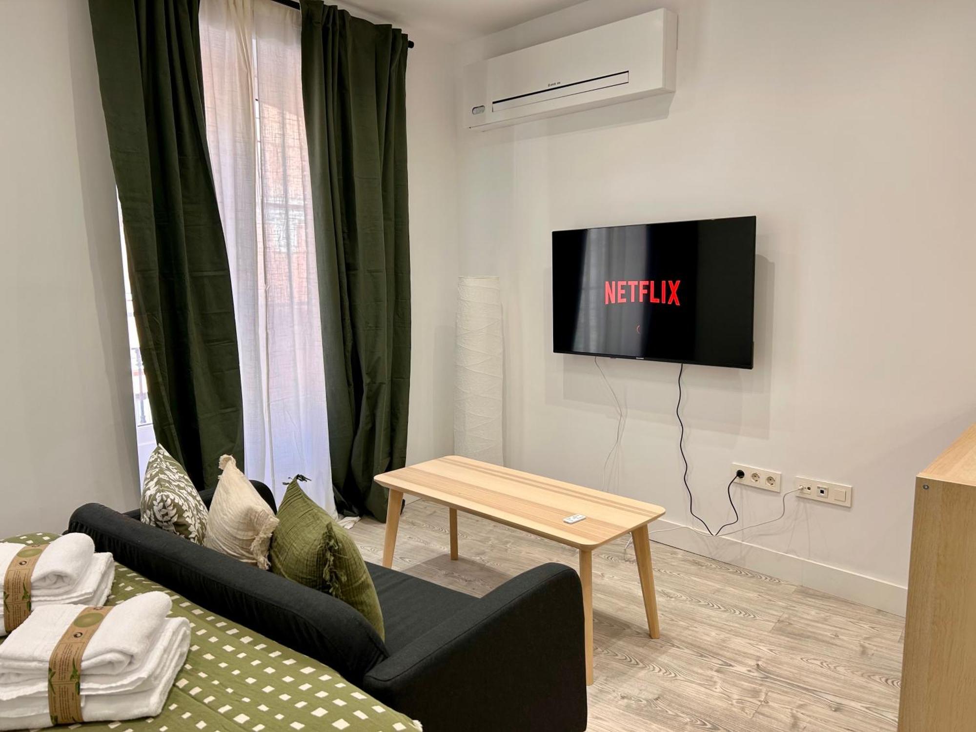 Insidehome Ciudad Del Cine Valladolid Luaran gambar