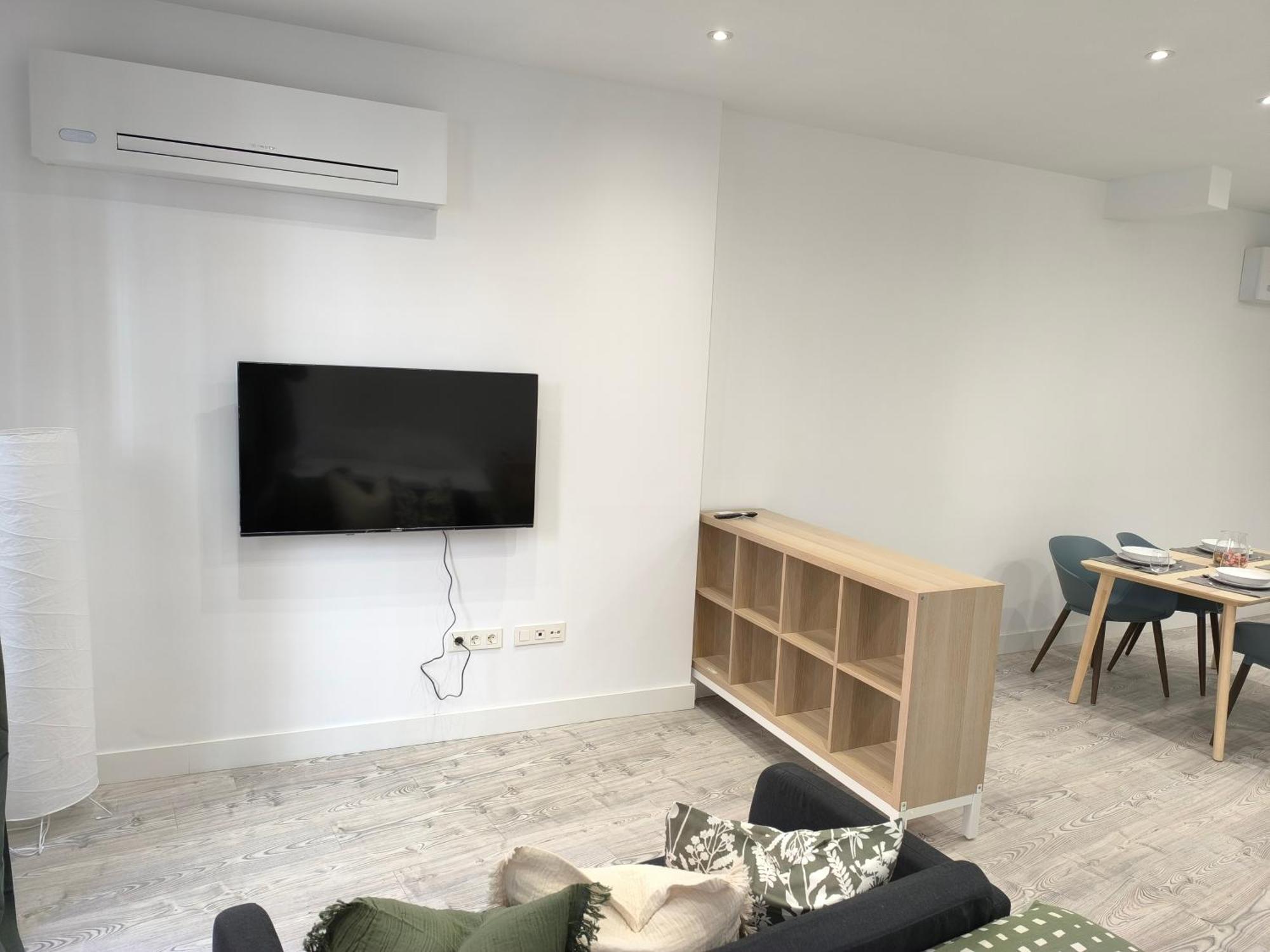 Insidehome Ciudad Del Cine Valladolid Luaran gambar