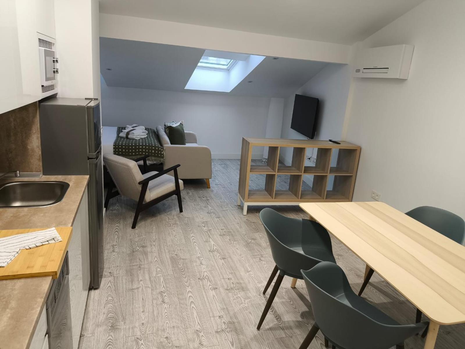 Insidehome Ciudad Del Cine Valladolid Luaran gambar